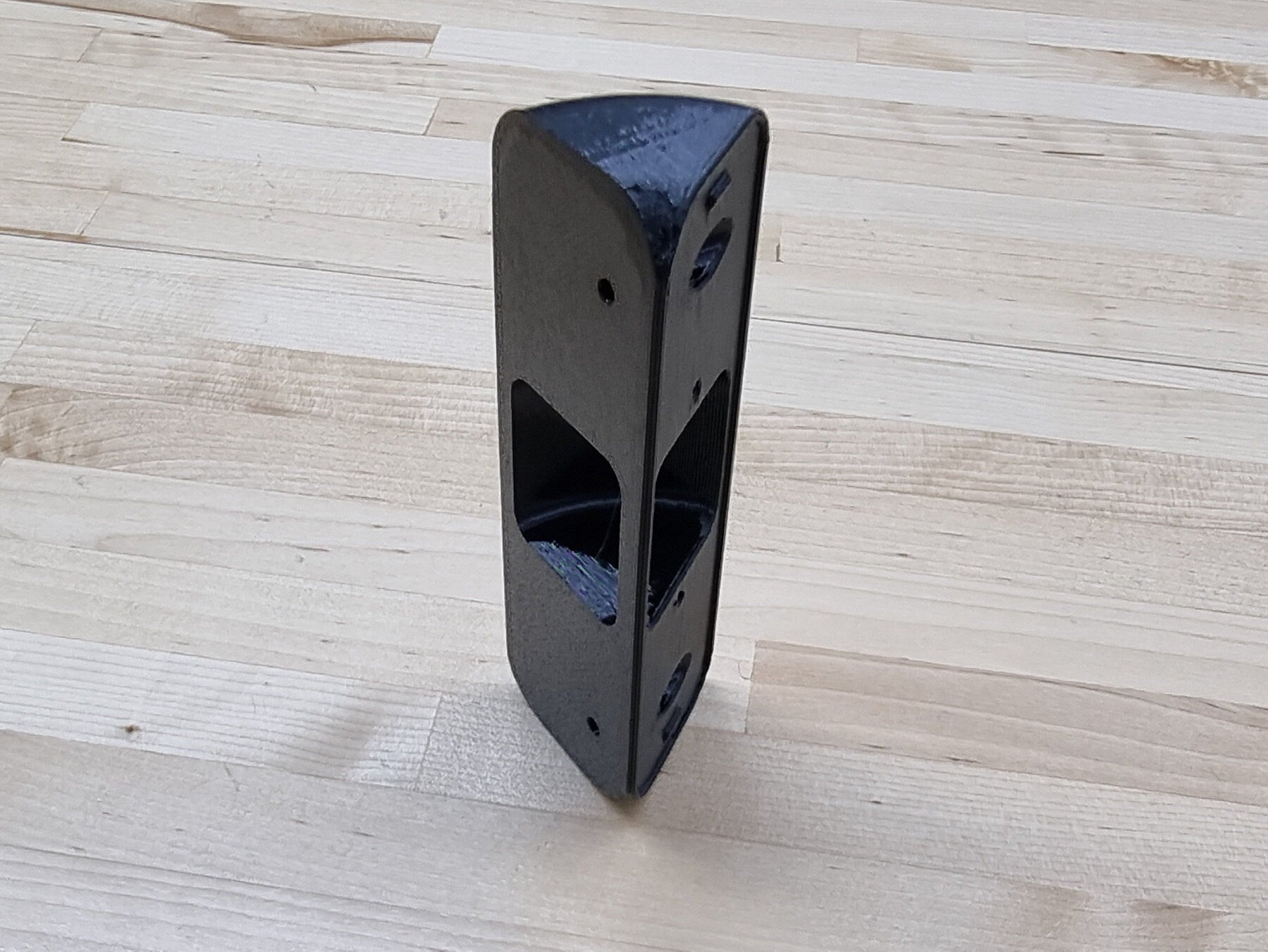 EZVIZ DB1 Mount, 60 Degree Angle. Get The Perfect Viewing Angle For Your EZVIZ DB1