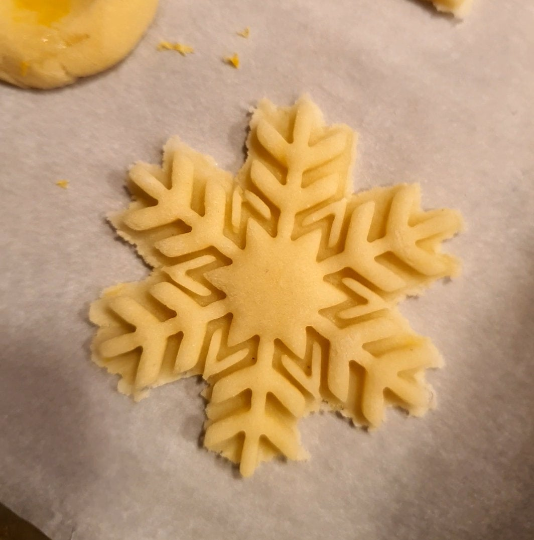 Snowflake Cookie Cutter Set. Multiple Sizes And Colors For Great Snowflake Cookies. Matches Our Other Christmas Cutters!